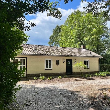 Guesthouse Oeyenbos Knegsel Экстерьер фото