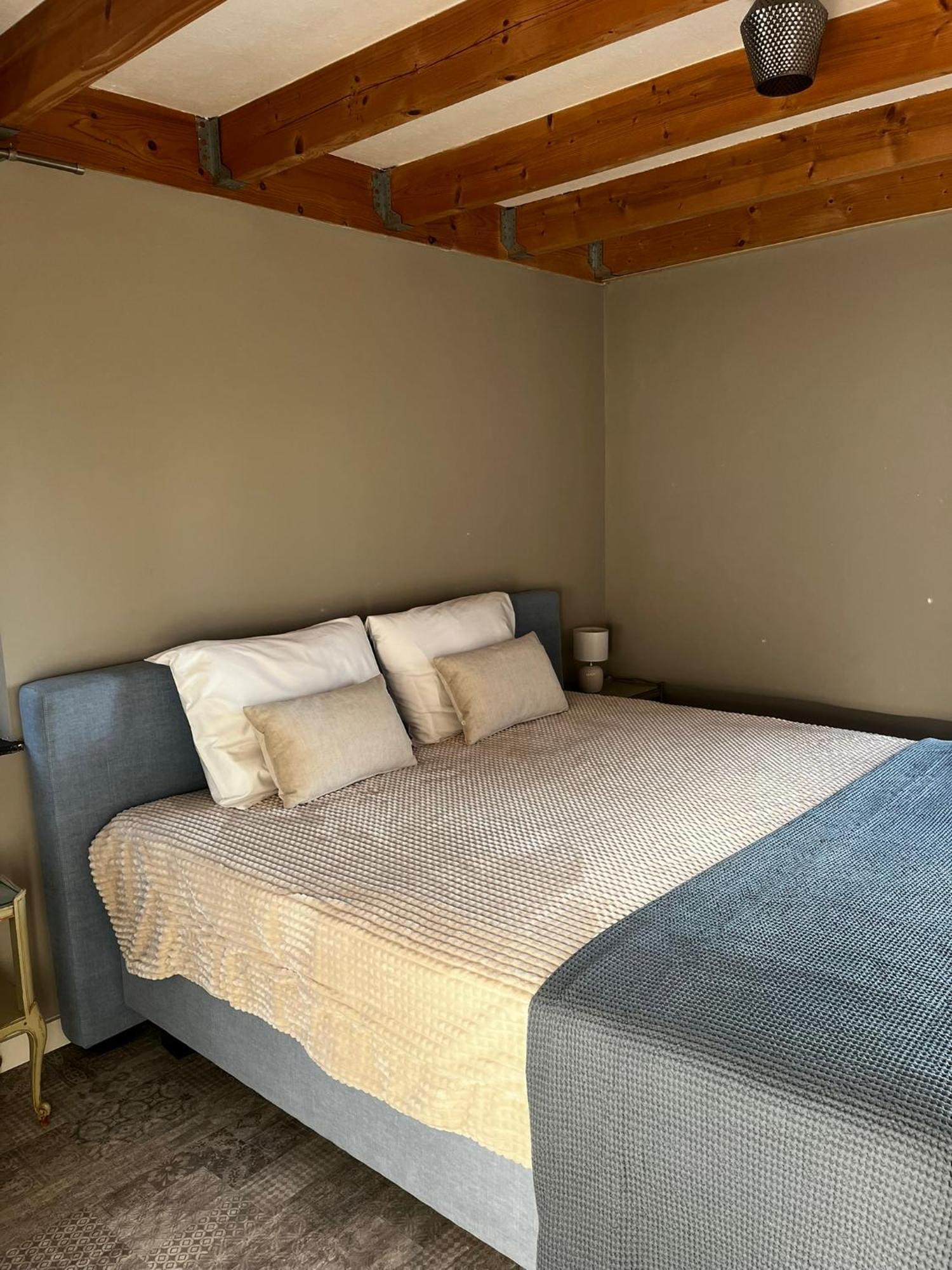 Guesthouse Oeyenbos Knegsel Экстерьер фото